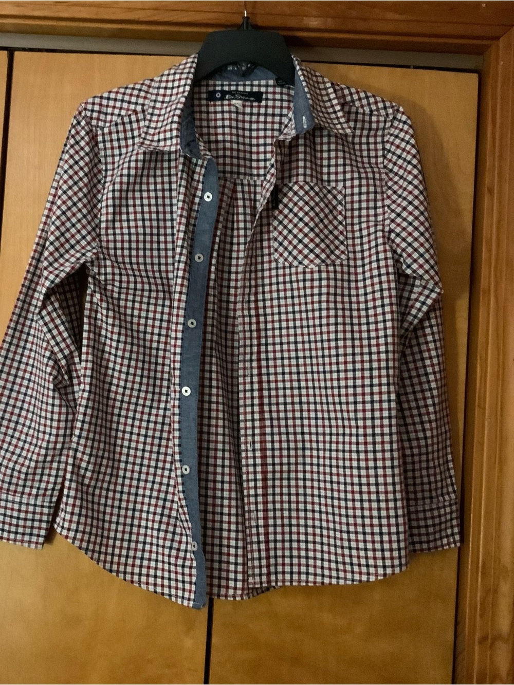 Boys shirt NWOT. Can be worn as a Top for girls